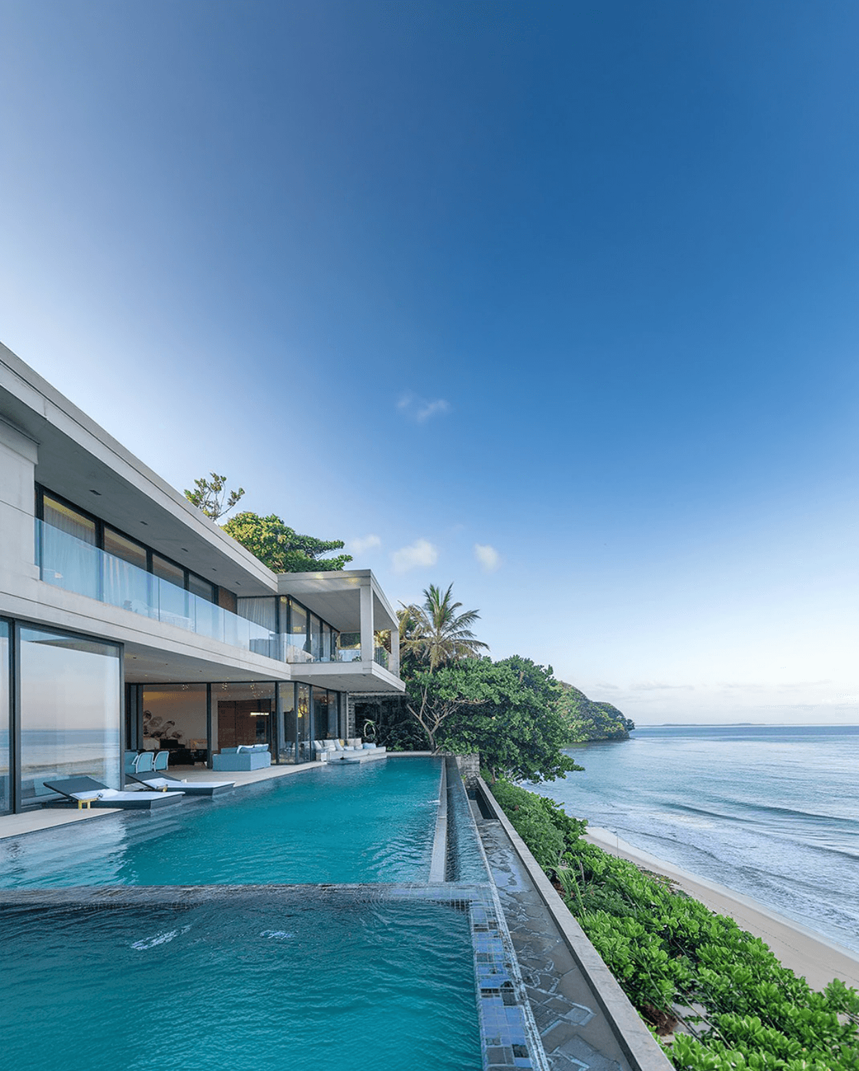Infinity pool villa concept overlooking the Bay of Bengal